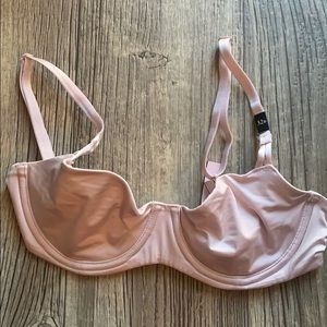 Victoria’s Secret 32B
